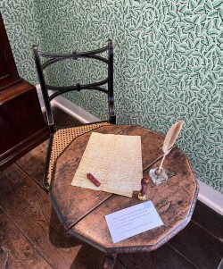 JAs Writing Table